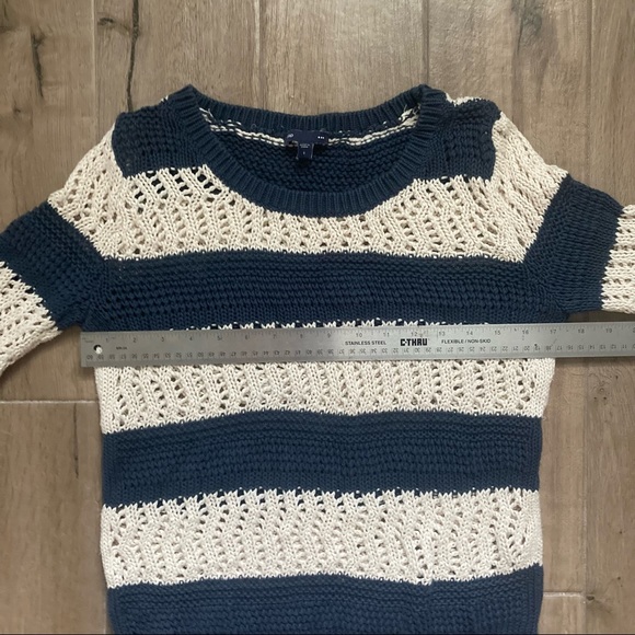 GAP Open Knit Sweater in Navy & Beige - Picture 6 of 7